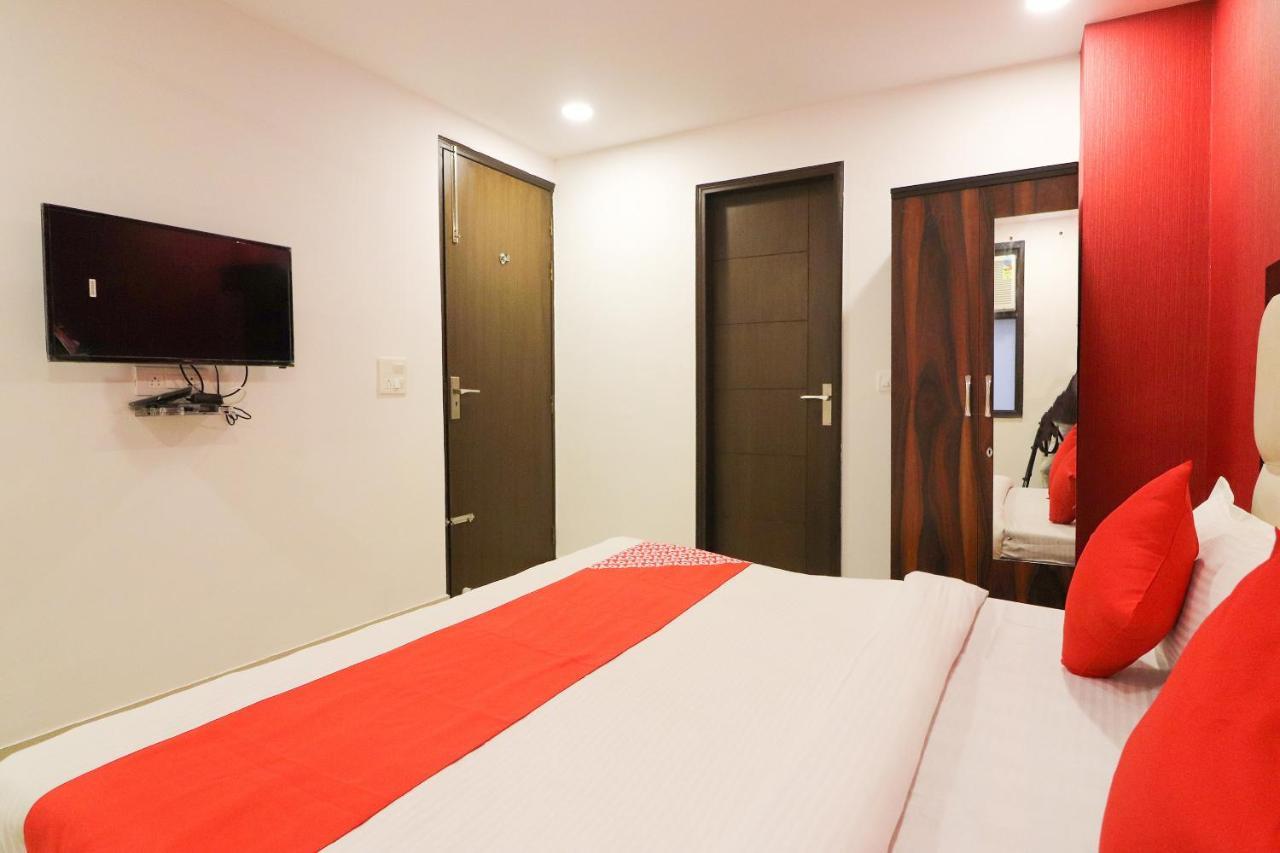 Oyo 63841 White Orchid Hotel Indraprastha Exterior foto
