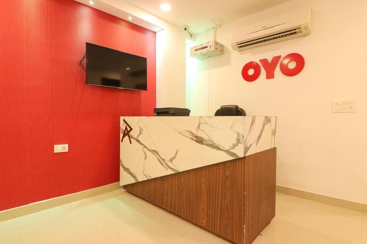 Oyo 63841 White Orchid Hotel Indraprastha Exterior foto